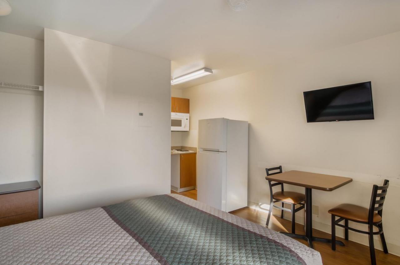 โฮมทาวน์ สตูดิโอ เดนเวอร์ - แอร์พอร์ต/ ออโรรา Motel ภายนอก รูปภาพ